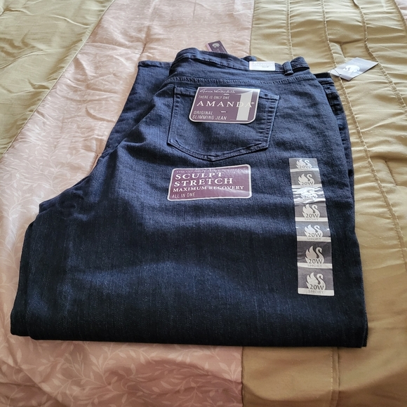 GLORIA VANDERBILT JEANS SIZE 20W SHORT.  BLACK ⚫️ - Picture 2 of 9